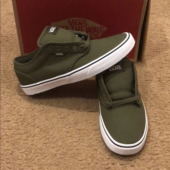 ملائم مدينة قبر vans atwood green 